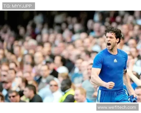 德国足球明星年轻时期的珍贵照片回顾与成长历程揭秘